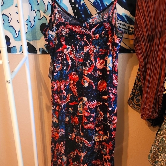 3/$20 NWT Express Patterned Dress - Picture 3 of 4